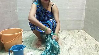Stepmom Lets Step-Son Fuck Her Big Ass While Cleaning Clothes in Bathtub