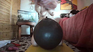 Black Latex Domination: Giant Balloon Inflation and Nicoletta's Sensual Clutch