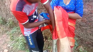 Rupali Bhabhi Bengali Wife Outdoor Risky Sex - Hardcore Fucking in Public