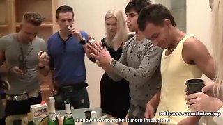 Sexy blondie tries anal sex at drunk party