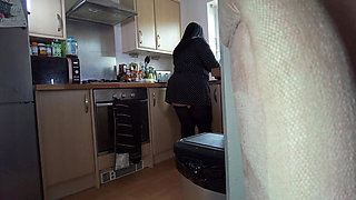 Mia, Kitchen Quicky - Looking up, Leads to a Fuck