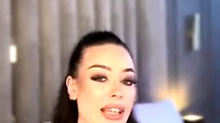 Amateur Webcam Teen Masturbates And Teases