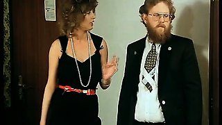 Bearded retro man enjoys a hairy pussy