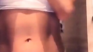 Big boob brunette masturbates on webcam