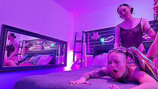 Lesbian Goth Girls Fucking Colourful Dreadheaded Slut
