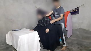 Customer and shop owner sex, kapdon ki dukan me chudai, sex in cloth shop