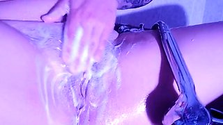 Rich British BBW preps her vagina for steamy sex session.