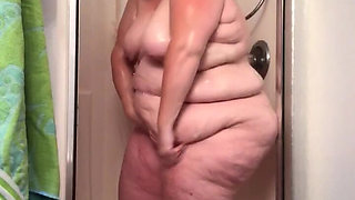 Shower Time with Julie Ginger