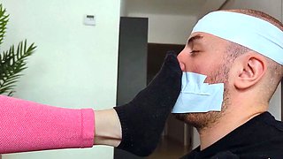 Teen brunette chick ariana fox foot fetish