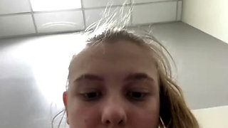 Extreme squirting in the gym with jucielussie