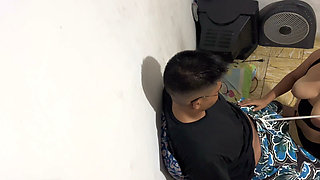 Recording! He Performs Oral Sex on His Stepson Until He Squeezes Everything