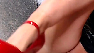 Red Heels, red Lips, 3 squirting orgasms in 6 mins