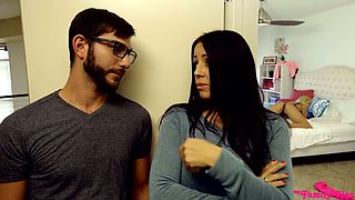 Blond step daughter Carmen Caliente can't stop twerking her juicy ass