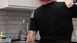 4K Pee Desperation Girl Finish with a Glass Pussy Pee Play