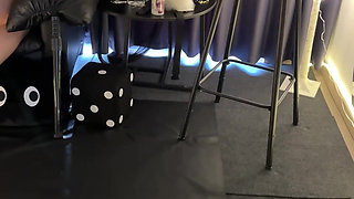 Sex Addict Teacher Emika Livestreams When Her Roommate Breaks Into and Streams Sex