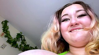 Amateur Big Boobs jerks Big Dick