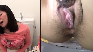 Kinky asian pees upskirt