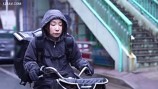 Asian Taxi Driver MILF with 90k Followers Explores AV World x1x2684B7D1617D43D496