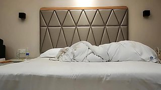 Amateur couple on real hidden cam