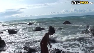 Sexy Russian teen Bella adores posing on the beach!
