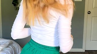 Hot amateur webcam teen masturbates for their fans