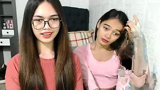 Hot amateur webcam teen masturbates for their fans