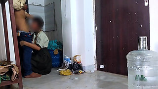 Indian College Girl Ko Tution Teacher Ne Chupke Se Chudai Kiya