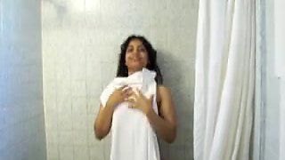 Indian NRI willing for photo discharge undressed